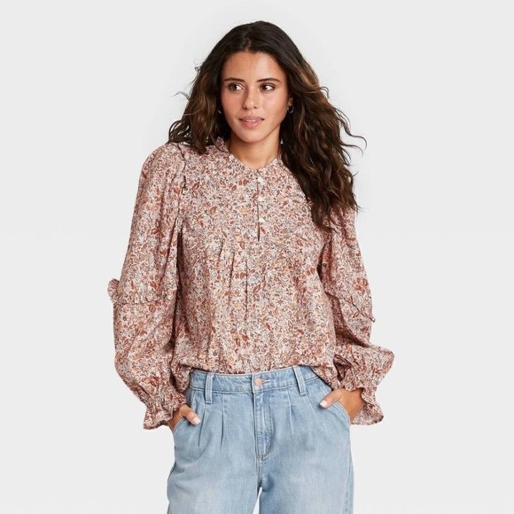 ✨ NWOT✨Universal Thread Floral Long Sleeve Ruffle ✨